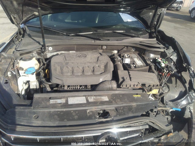 1VWAA7A37JC033643 Volkswagen Passat 2.0t S/r-line