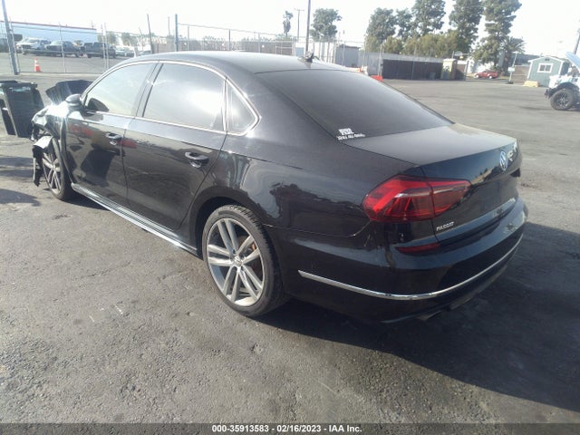 1VWAA7A37JC033643 Volkswagen Passat 2.0t S/r-line