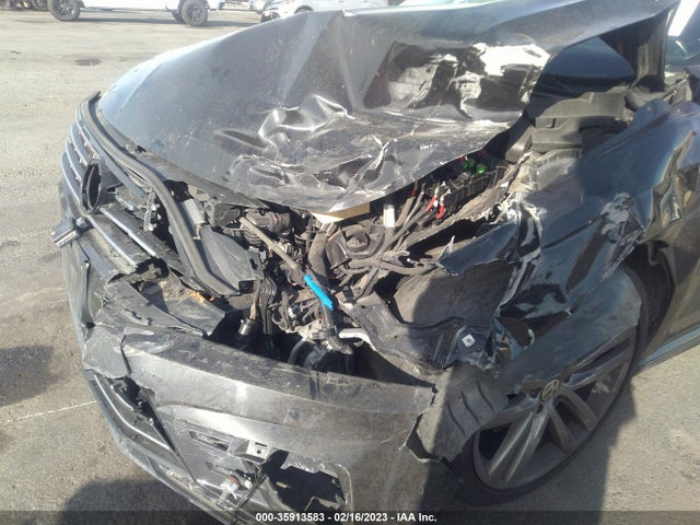 1VWAA7A37JC033643 Volkswagen Passat 2.0t S/r-line