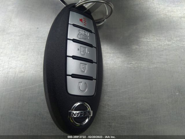 JN8AT2MT9JW470087 Nissan Rogue Sl