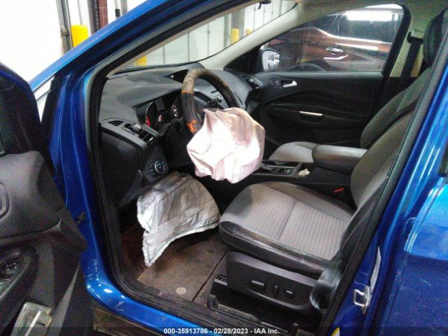 1FMCU9GD7JUB61028 Ford ESCAPE SE