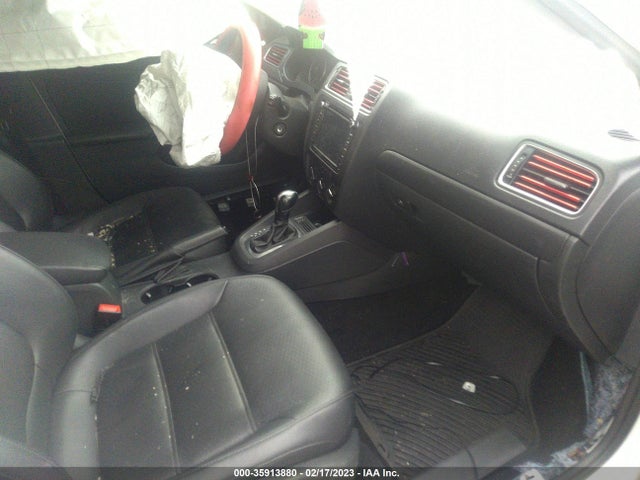 2014 VOLKSWAGEN JETTA SEDAN SE VIN: 3VWD17AJ2EM221101