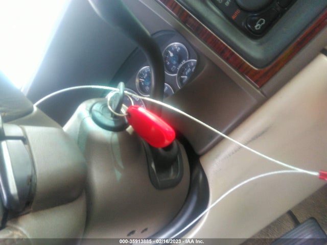 Cadillac Escalade 2002 1GYEK63N22R108686 Image 3