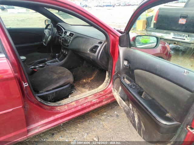 Chrysler 200 2011 1C3BC1FG3BN550359 Image 6