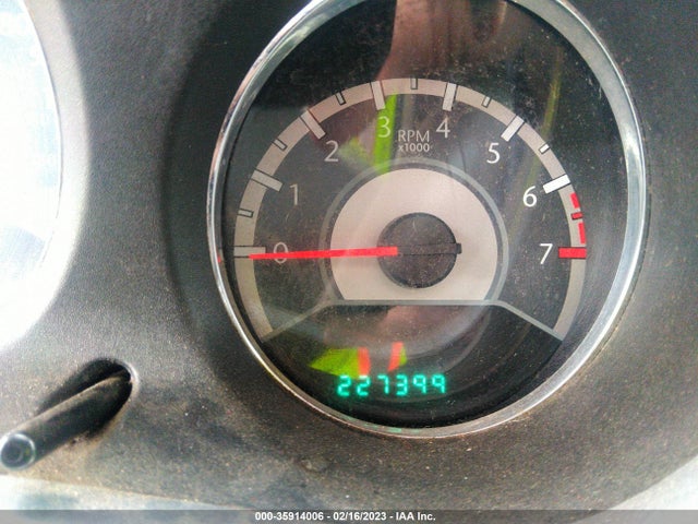 Chrysler 200 2011 1C3BC1FG3BN550359 Image 8