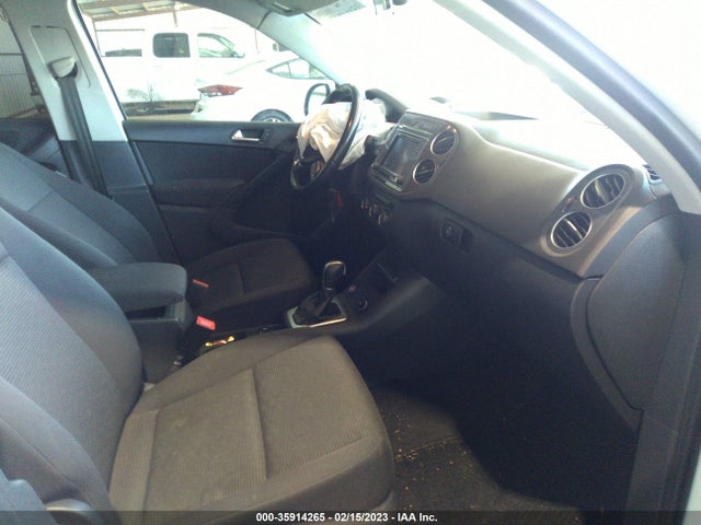 WVGAV7AX6JK005621 Volkswagen TIGUAN LIMITED