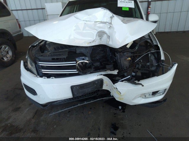 WVGAV7AX6JK005621 Volkswagen TIGUAN LIMITED