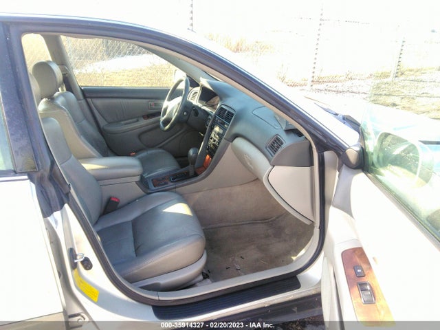 JT8BF28G8W5027302 Lexus ES 300 LUXURY SPORT SDN