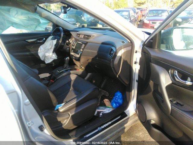 JN8AT2MV8JW321719 Nissan Rogue Sl