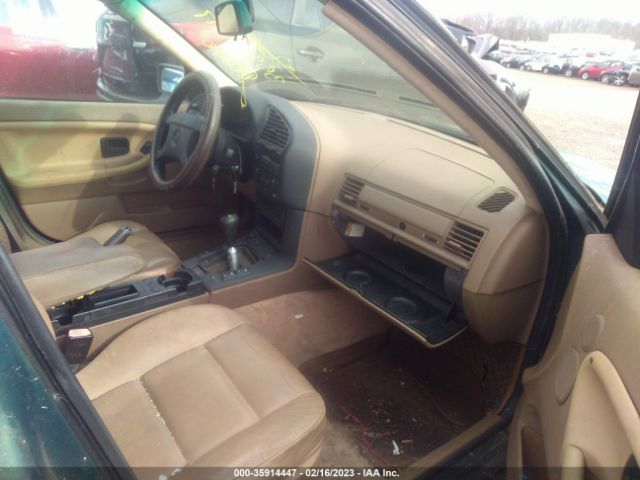 WBACB3327RFE17454 BMW 325 I