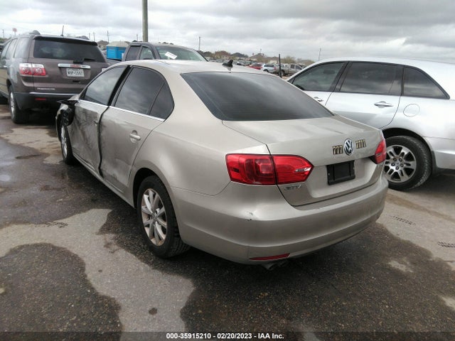 3VWDX7AJ8DM237669 Volkswagen Jetta Sedan Se W/convenience/sunroof