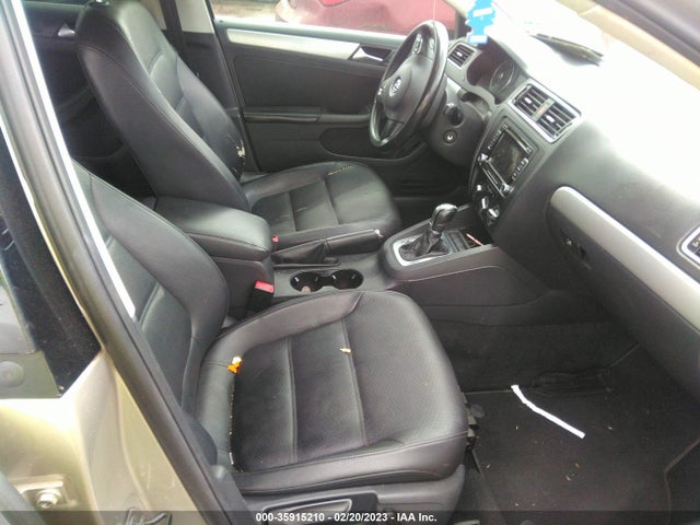 3VWDX7AJ8DM237669 Volkswagen Jetta Sedan Se W/convenience/sunroof