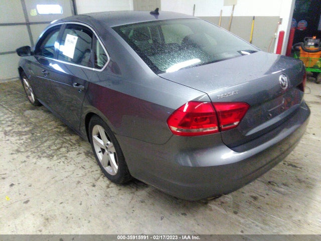2013 VOLKSWAGEN PASSAT SE VIN: 1VWBP7A30DC075353
