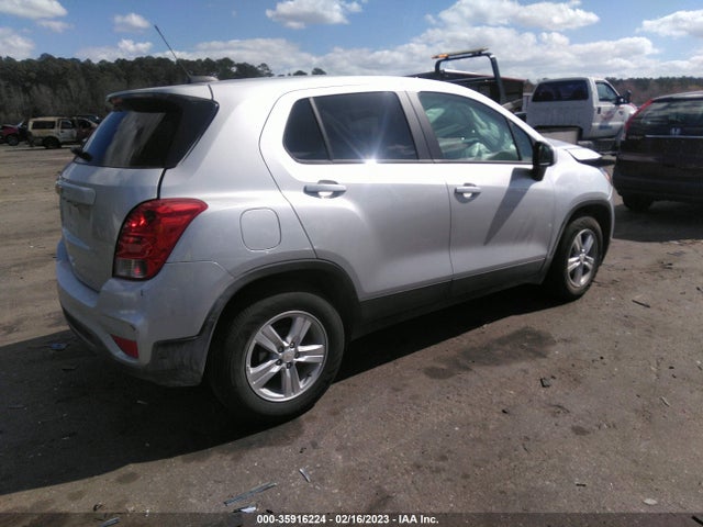 Chevrolet TRAX LS 2022 KL7CJKSM9NB544642 Image 4