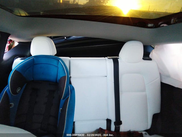 Tesla Model Y Long Range 2023 7SAYGDEE2PF619983 Image 8