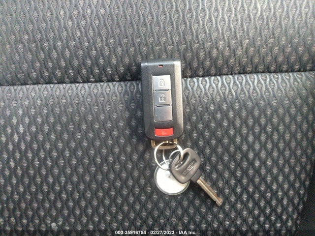 JA4AZ3A31HZ038312 Mitsubishi Outlander Se/sel