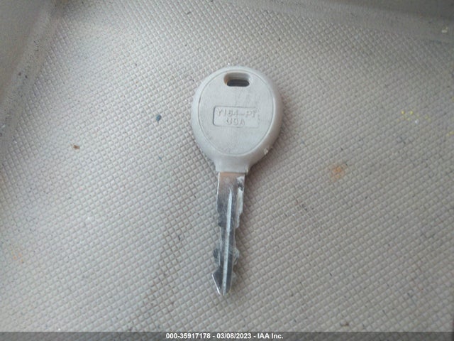Chrysler 200 Limited 2013 1C3CCBCG2DN607748 Image 3
