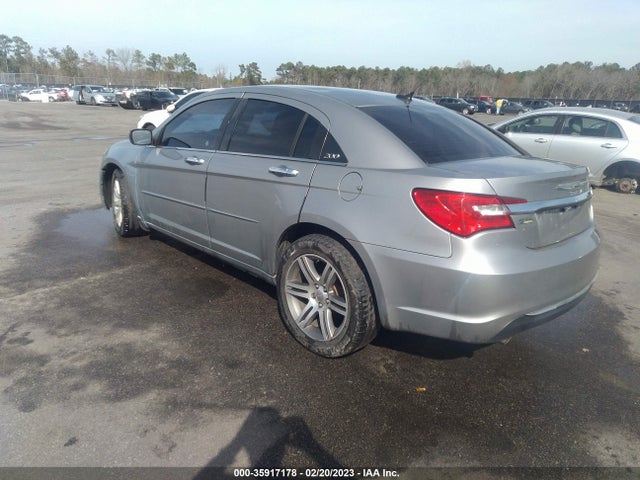 Chrysler 200 Limited 2013 1C3CCBCG2DN607748 Image 4