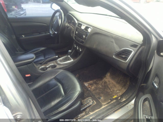 Chrysler 200 Limited 2013 1C3CCBCG2DN607748 Image 6