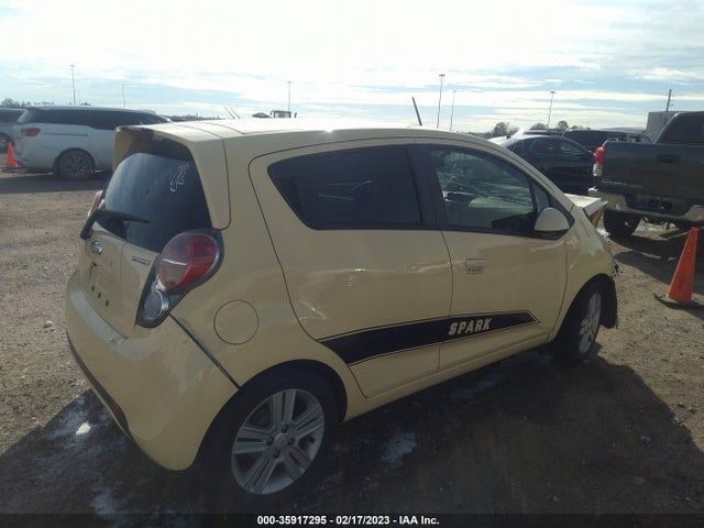 Chevrolet SPARK LS 2015 KL8CB6S92FC717344 Image 4