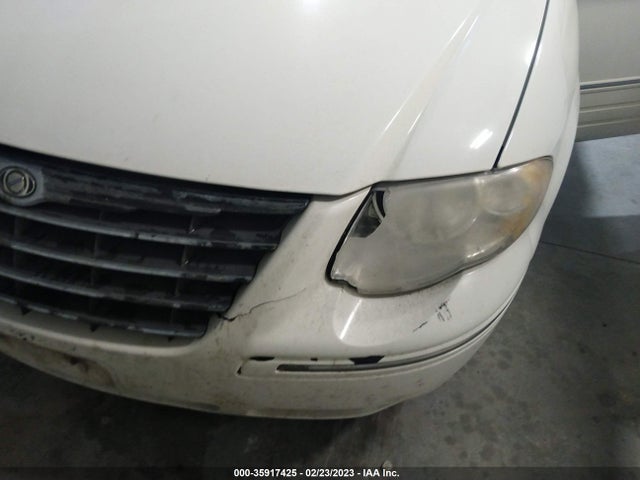2C4GP64L95R433704 Chrysler Town & Country Limited