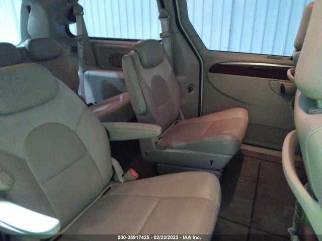 2C4GP64L95R433704 Chrysler Town & Country Limited