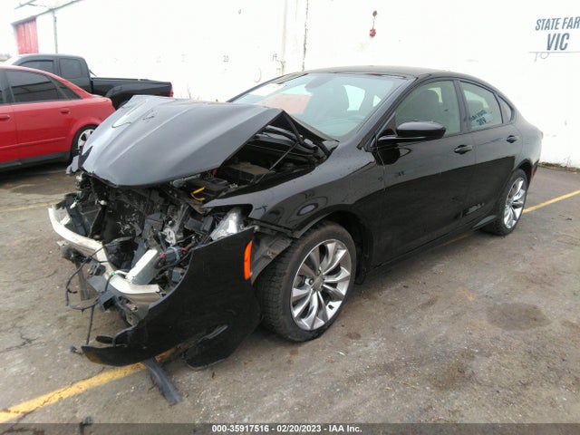 1C3CCCBBXFN596903 Chrysler 200 S