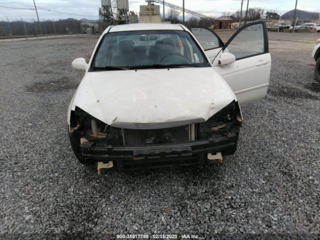 KNAFE122475450423 KIA SPECTRA EX