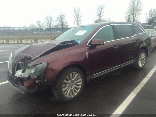 Lincoln MKT 2010 2LMHJ5FR1ABJ22742 Image 2