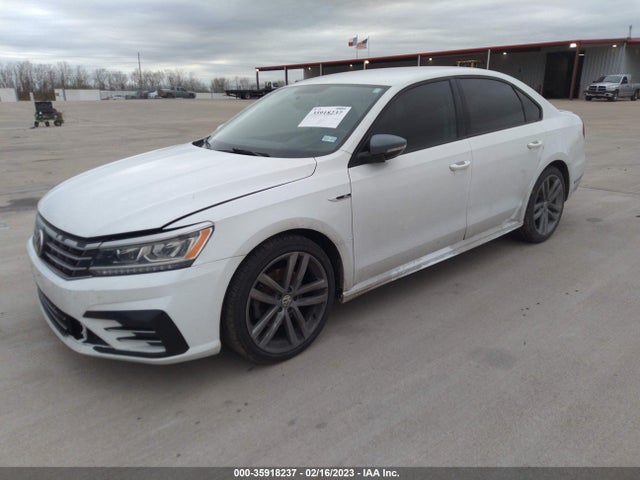 1VWAA7A30JC036836 Volkswagen Passat 2.0t S/r-line