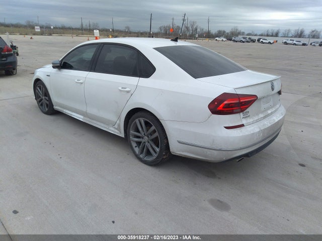 1VWAA7A30JC036836 Volkswagen Passat 2.0t S/r-line