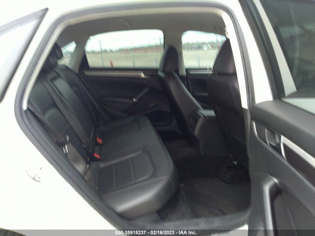 1VWAA7A30JC036836 Volkswagen Passat 2.0t S/r-line