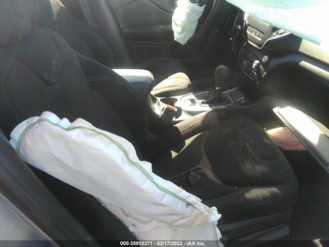 1C4PJLCB0MD146925 Jeep Cherokee Latitude