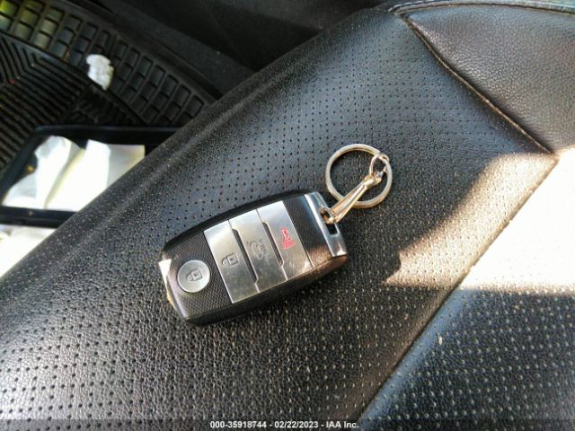 5XYPG4A30HG286139 KIA SORENTO LX