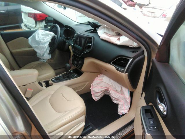 1C4PJMCX3KD281895 Jeep Cherokee Latitude