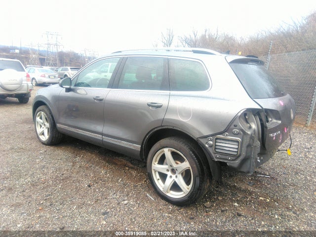 WVGFF9BP4BD000954 Volkswagen Touareg Sport