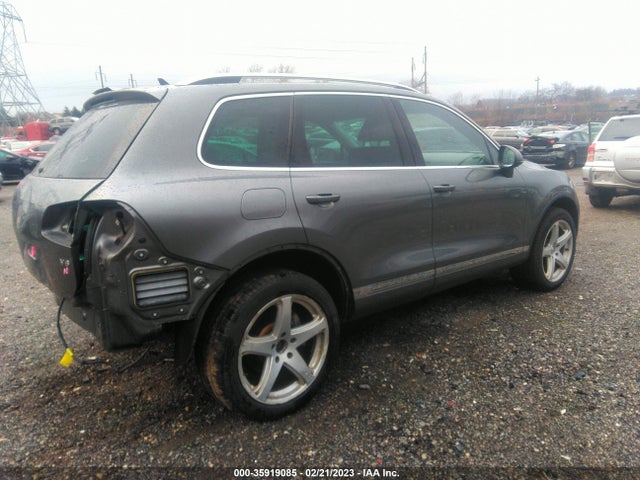 WVGFF9BP4BD000954 Volkswagen Touareg Sport