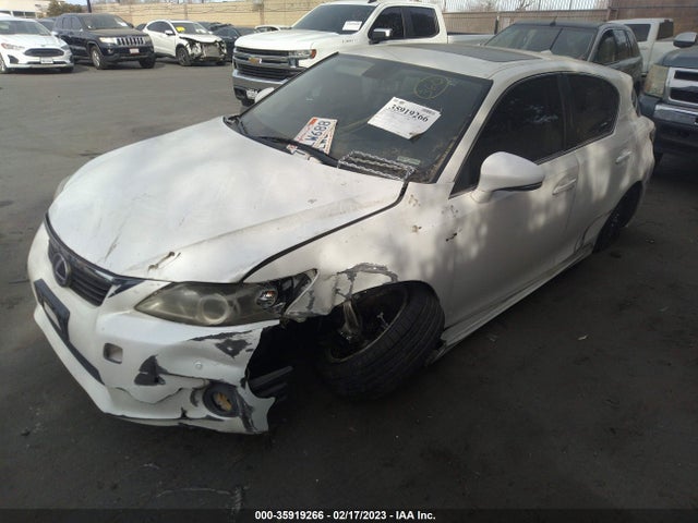 Lexus Ct 200h Hybrid 2013 JTHKD5BH2D2127015 Image 2
