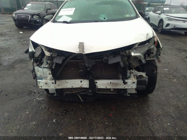 2016 Toyota RAV4, VIN: JTMBFREV7GJ059194