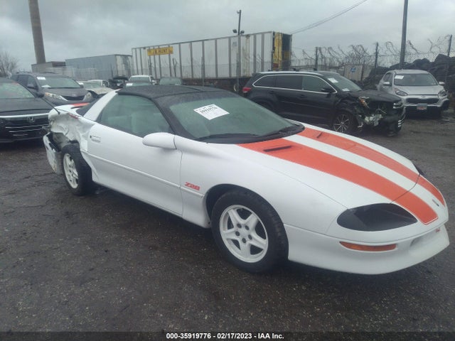 1997 CHEVROLET CAMARO SS VIN: 2G1FP22P2V2120182