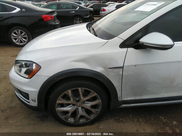 2017 Volkswagen Golf, VIN: 3VWH17AU2HM524377