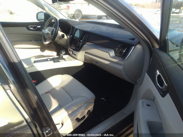 2018 Volvo XC60, VIN: YV4A22RK5J1096148