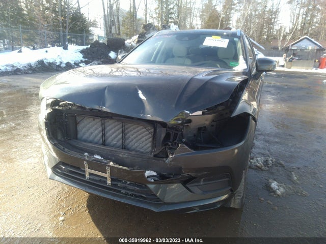 2018 Volvo XC60, VIN: YV4A22RK5J1096148