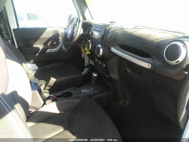 1C4AJWBG6FL684199 Jeep Wrangler Sahara
