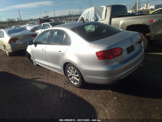 3VWDX7AJ4CM402468 Volkswagen Jetta Sedan Se W