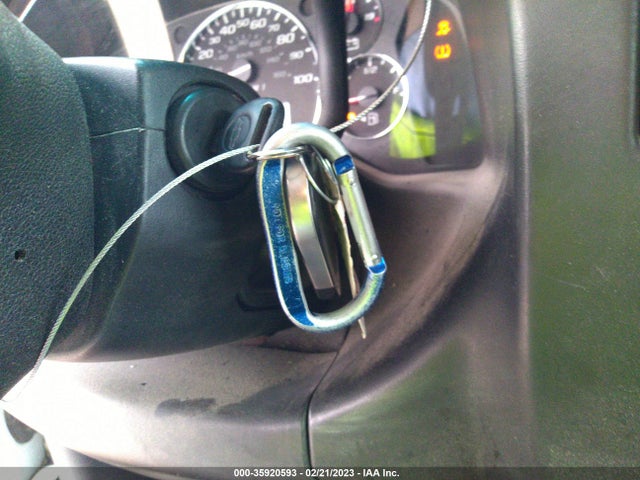 Chevrolet EXPRESS CARGO VAN 2011 1GCWGFBA0B1148435 Image 3