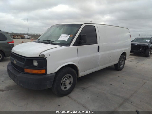 Chevrolet EXPRESS CARGO VAN 2011 1GCWGFBA0B1148435 Image 2