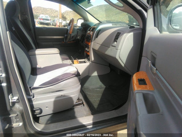 1A8HX58NX7F575816 Chrysler Aspen Limited