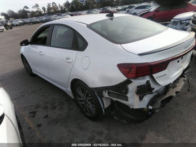 3KPF54AD7NE498684 KIA Forte Gt-line