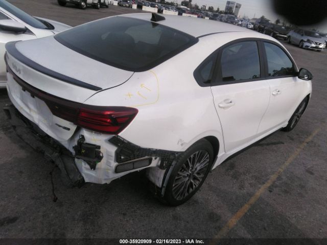 3KPF54AD7NE498684 KIA Forte Gt-line